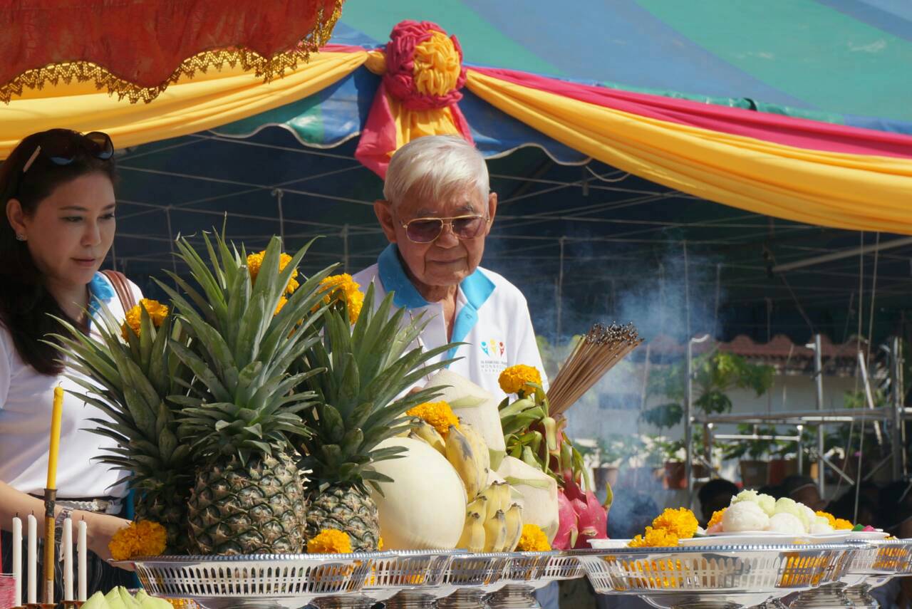 พิธีหล่อพระประธานอุโบสถ ณ วัดหมกแถว อุทัยธานี 29 มีนาคม 2558