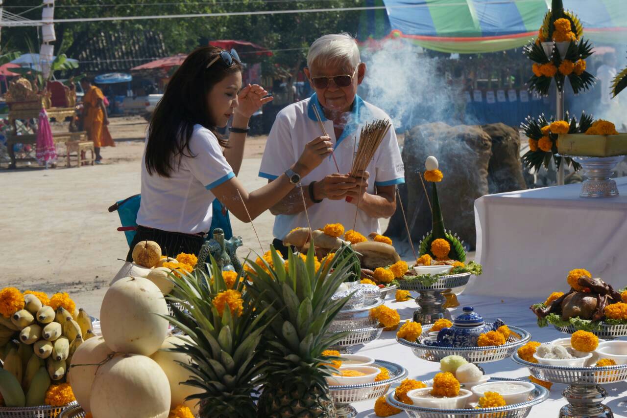 พิธีหล่อพระประธานอุโบสถ ณ วัดหมกแถว อุทัยธานี 29 มีนาคม 2558