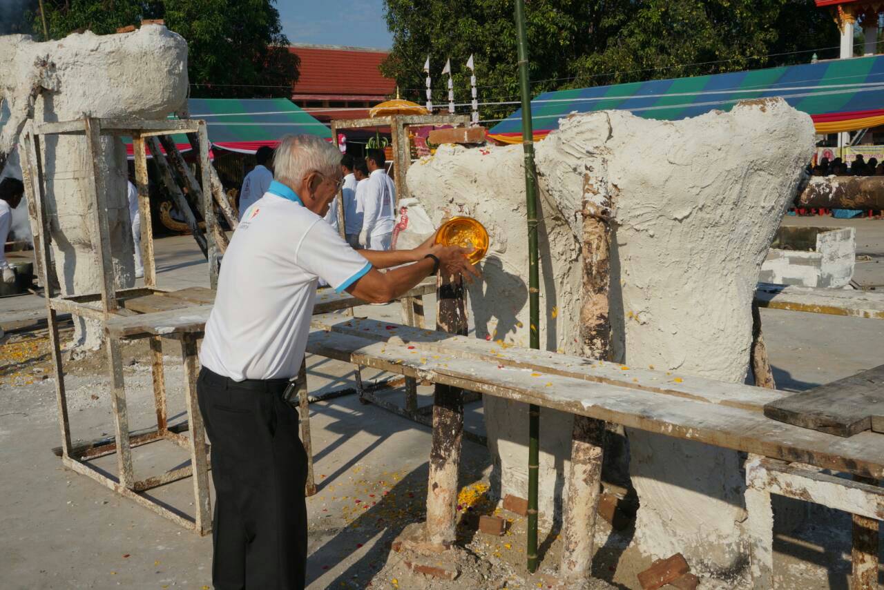 พิธีหล่อพระประธานอุโบสถ ณ วัดหมกแถว อุทัยธานี 29 มีนาคม 2558