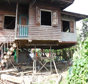 โครงการช่วยเหลือผู้ประสบภัยแผ่นดินไหว จังหวัดเชียงราย  นายสมร บุญส่ง
