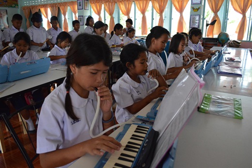 โครงการวงดนตรีต้นแบบนำร่องเพื่อเด็กและเยาวชน วงขลุ่ยรีคอร์เดอร์และวงเมโลเดียน โรงเรียนวัดสุวรรณาราม จังหวัด นครปฐม
