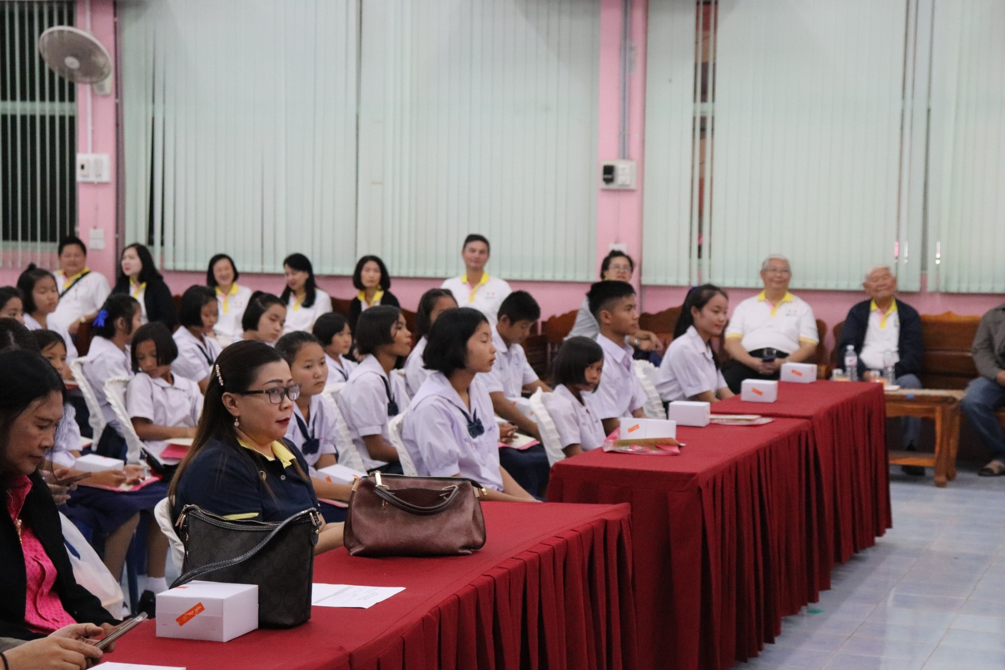 จังหวัดตาก : พิธีมอบทุนการศึกษา โครงการทุนการศึกษาต่อเนื่อง