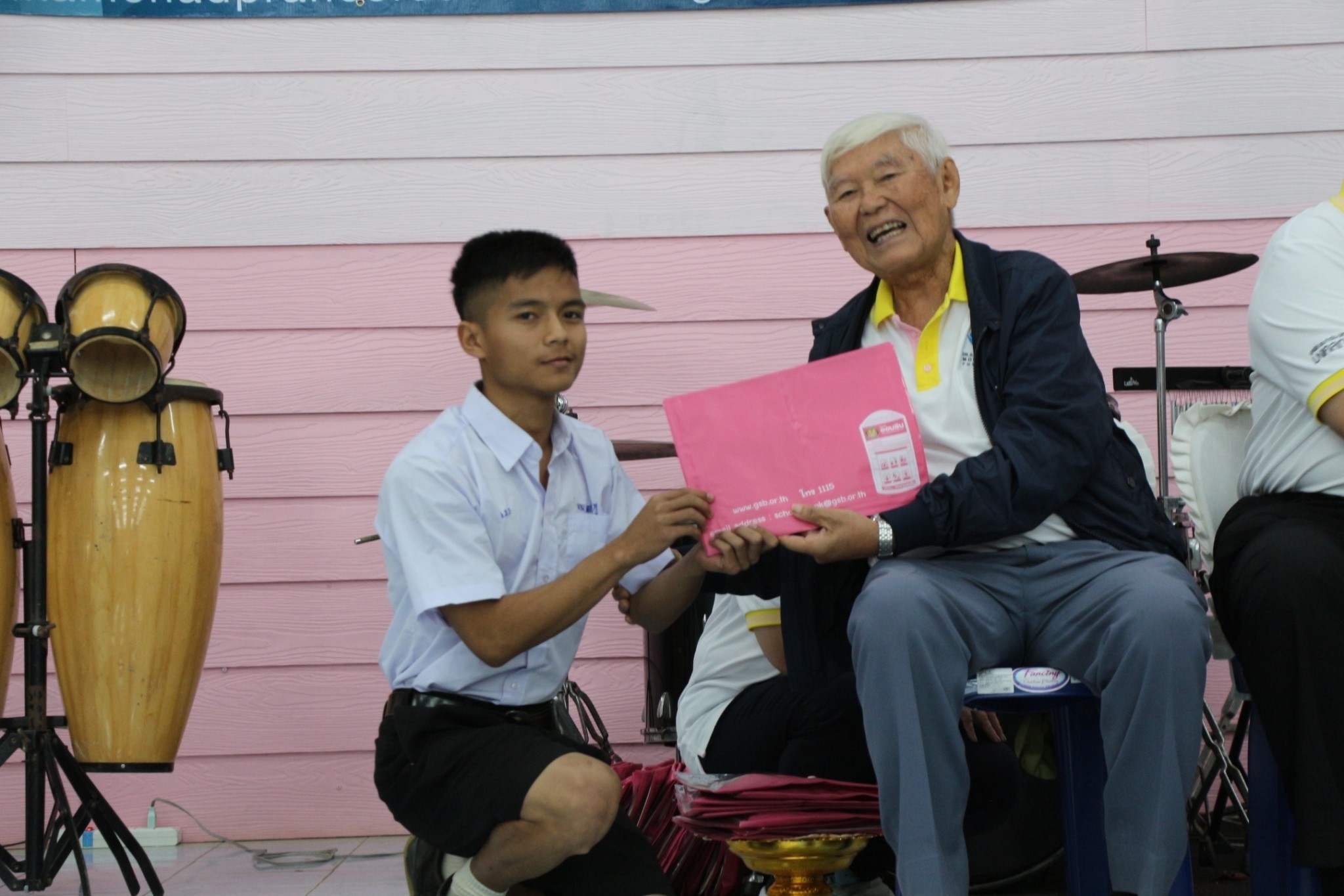 จังหวัดตาก : พิธีมอบทุนการศึกษา โครงการทุนการศึกษาต่อเนื่อง